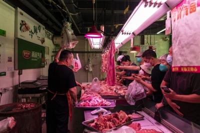 Lạm phát tiêu dùng Trung Quốc chạm đỉnh 2 năm vì giá thịt heo