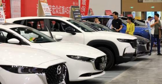 Trung Quốc nới lỏng chính sách vay mua ô tô, khuyến khích sinh viên sắm xe hơi