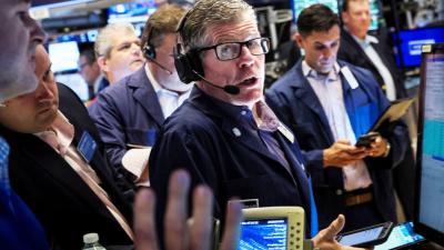 S&P 500 quay đầu giảm sau 2 phiên tăng mạnh