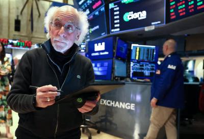 Dow Jones mất gần 400 điểm, Phố Wall giảm 2 phiên liên tiếp